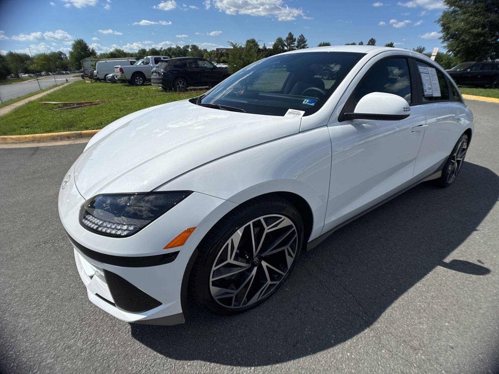 Used 2024 White Hyundai SEL image 10
