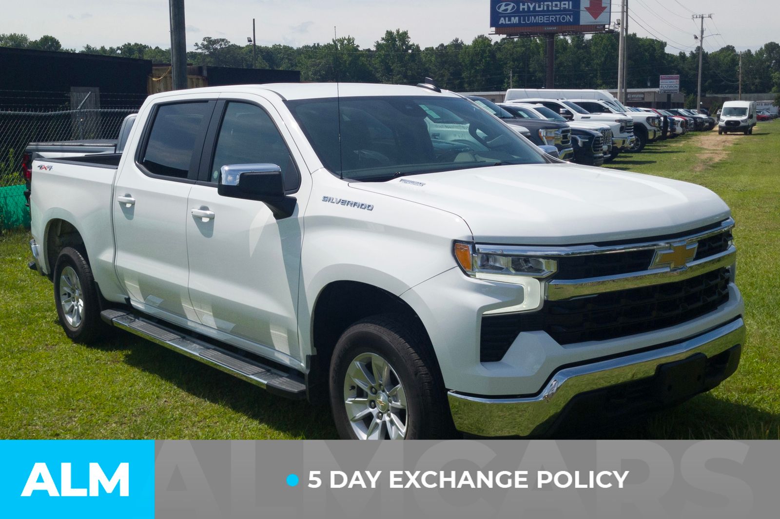 Used 2026 Summit White Chevrolet LT image 4