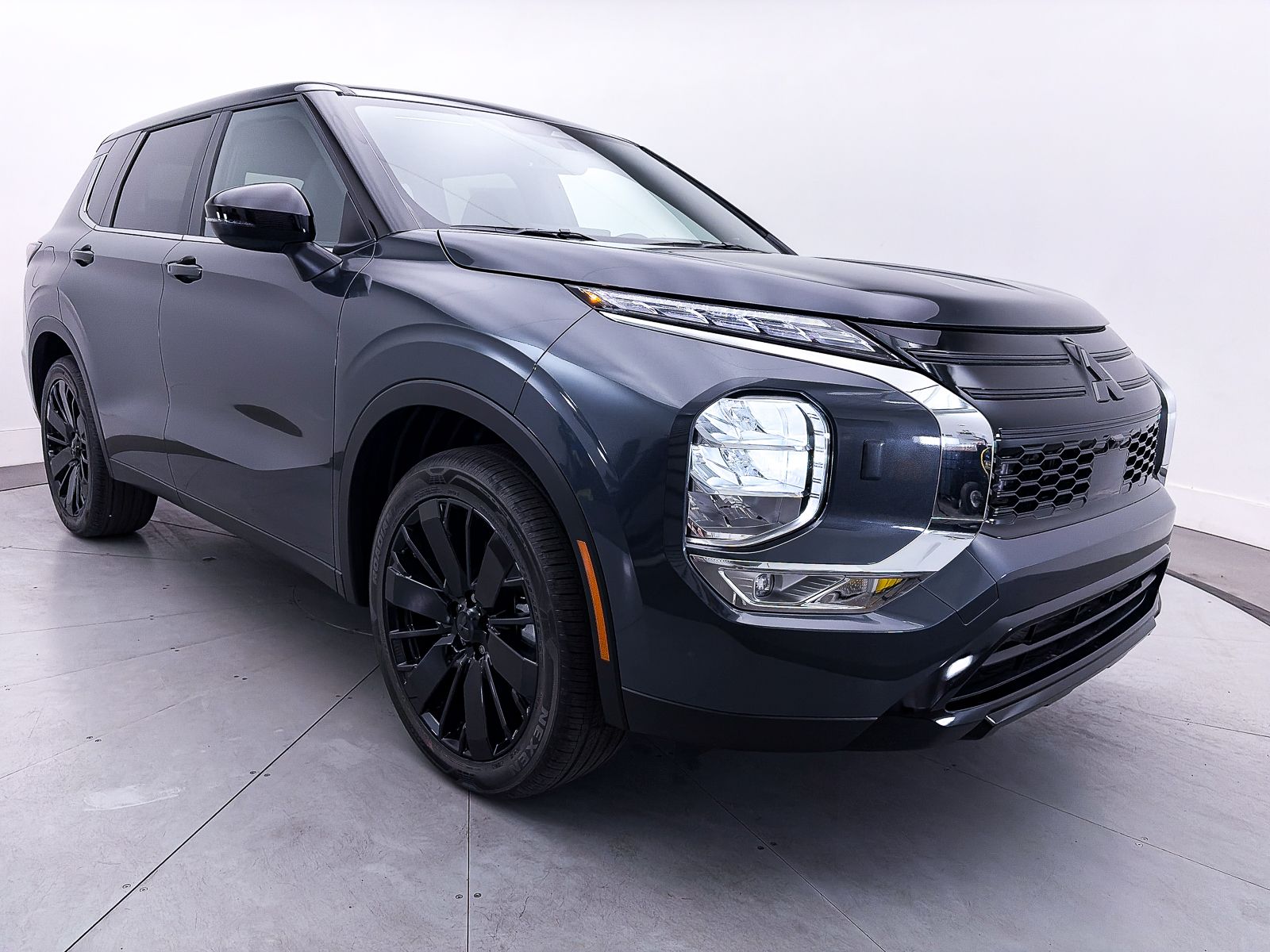 2026 Mitsubishi Outlander LE