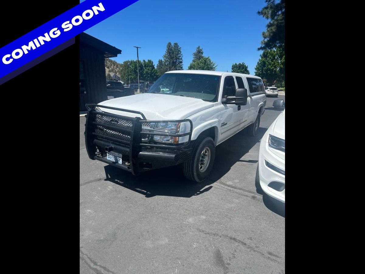 Summit White 2006 Chevrolet Silverado 2500HD Pickup Truck  6-Speed Automatic