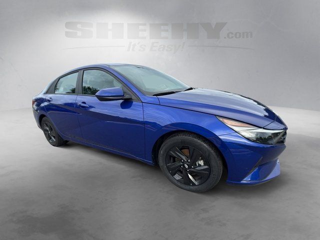 Used 2023 Blue Hyundai SEL image 2