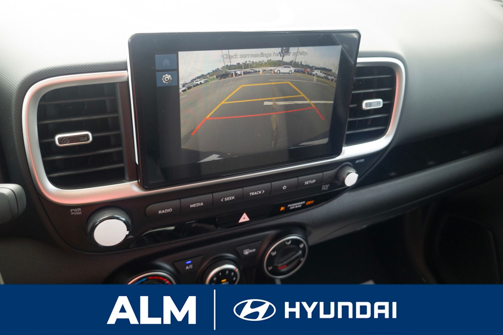 2025 Hyundai Venue SE photo 18
