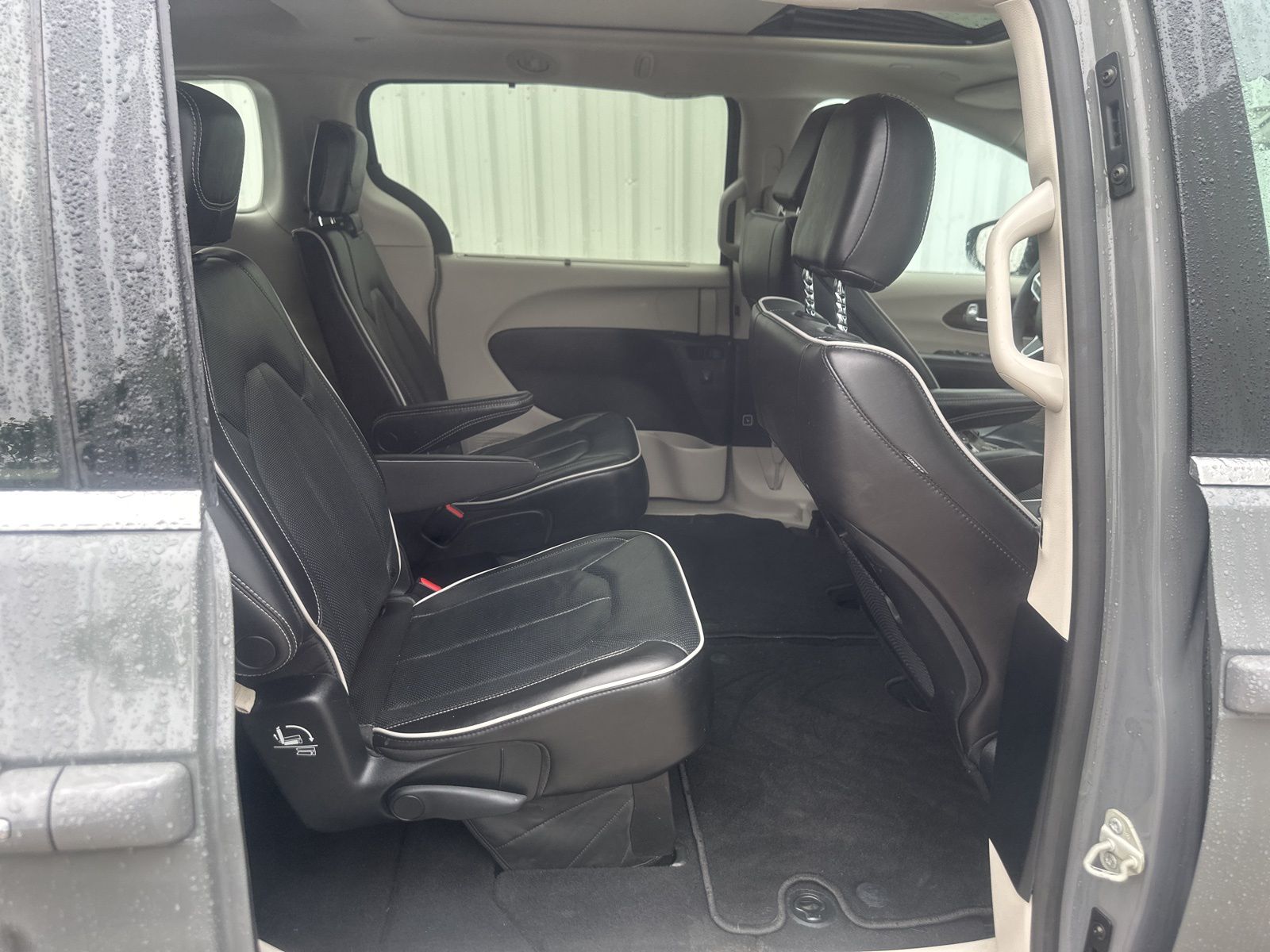 Used Car 2023 Chrysler Pacifica  Limited For Sale Under $30,000 In Austin, Texas