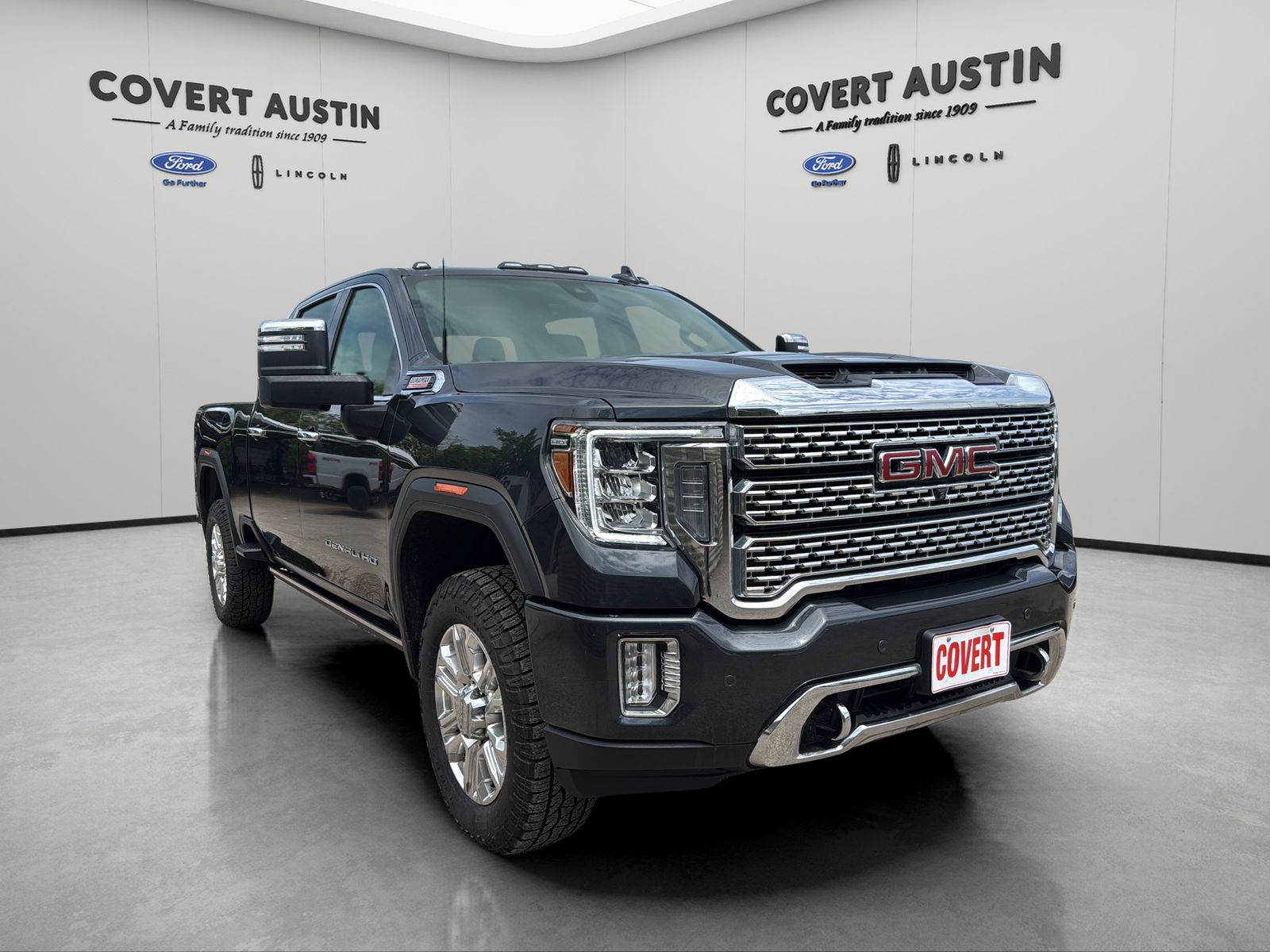 Used 2023 Green GMC Denali image 7