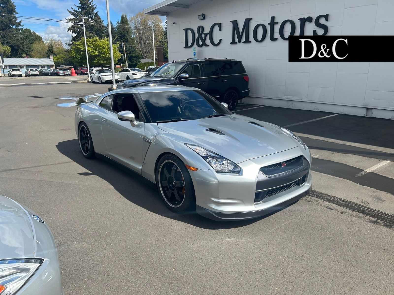 Super Silver 3-Coat Metallic 2009 Nissan GT-R Premium AWD Coupe All-Wheel Drive 6-Speed Dual Clutch