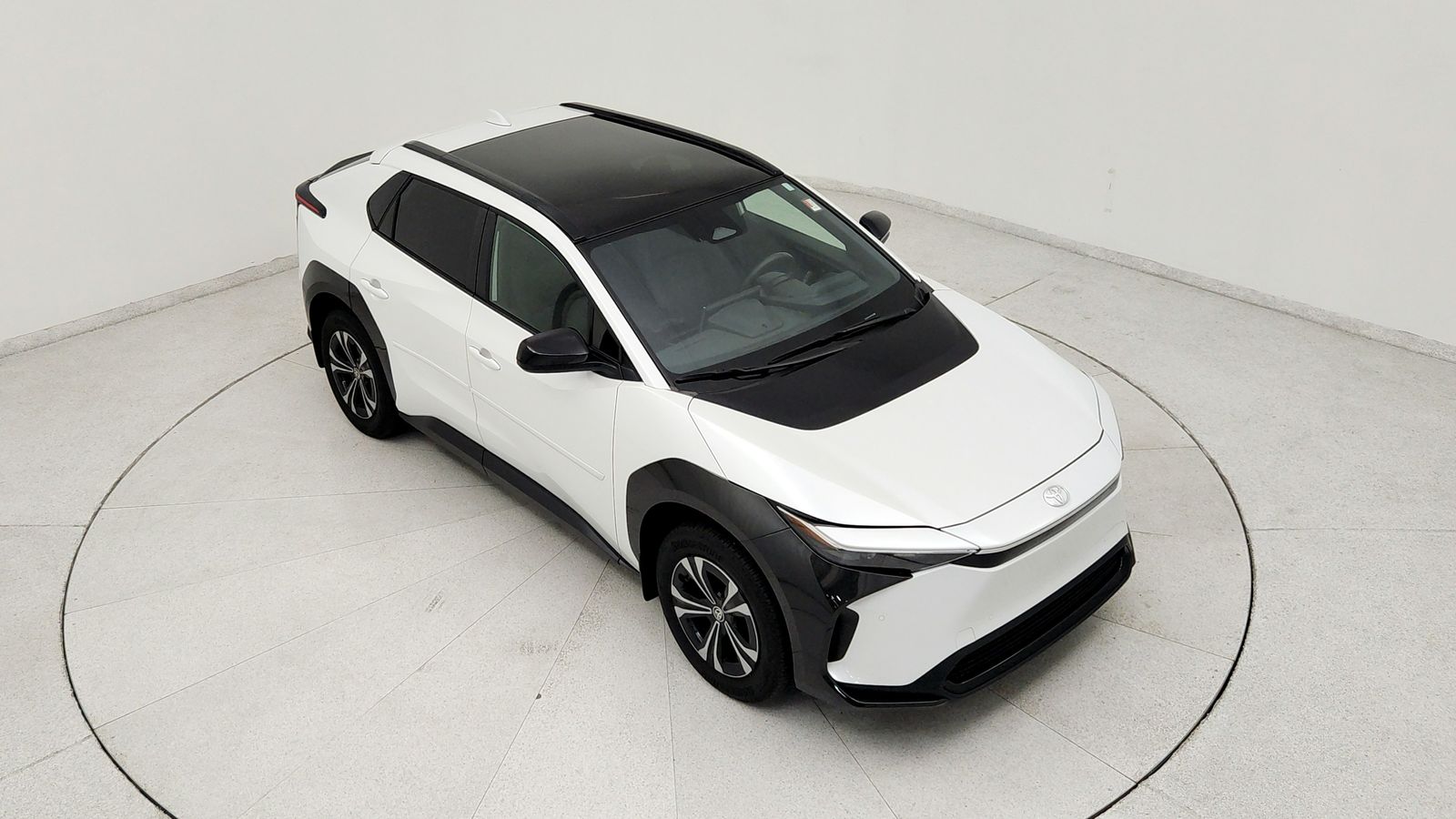 Used 2025 Beige Toyota XLE image 15
