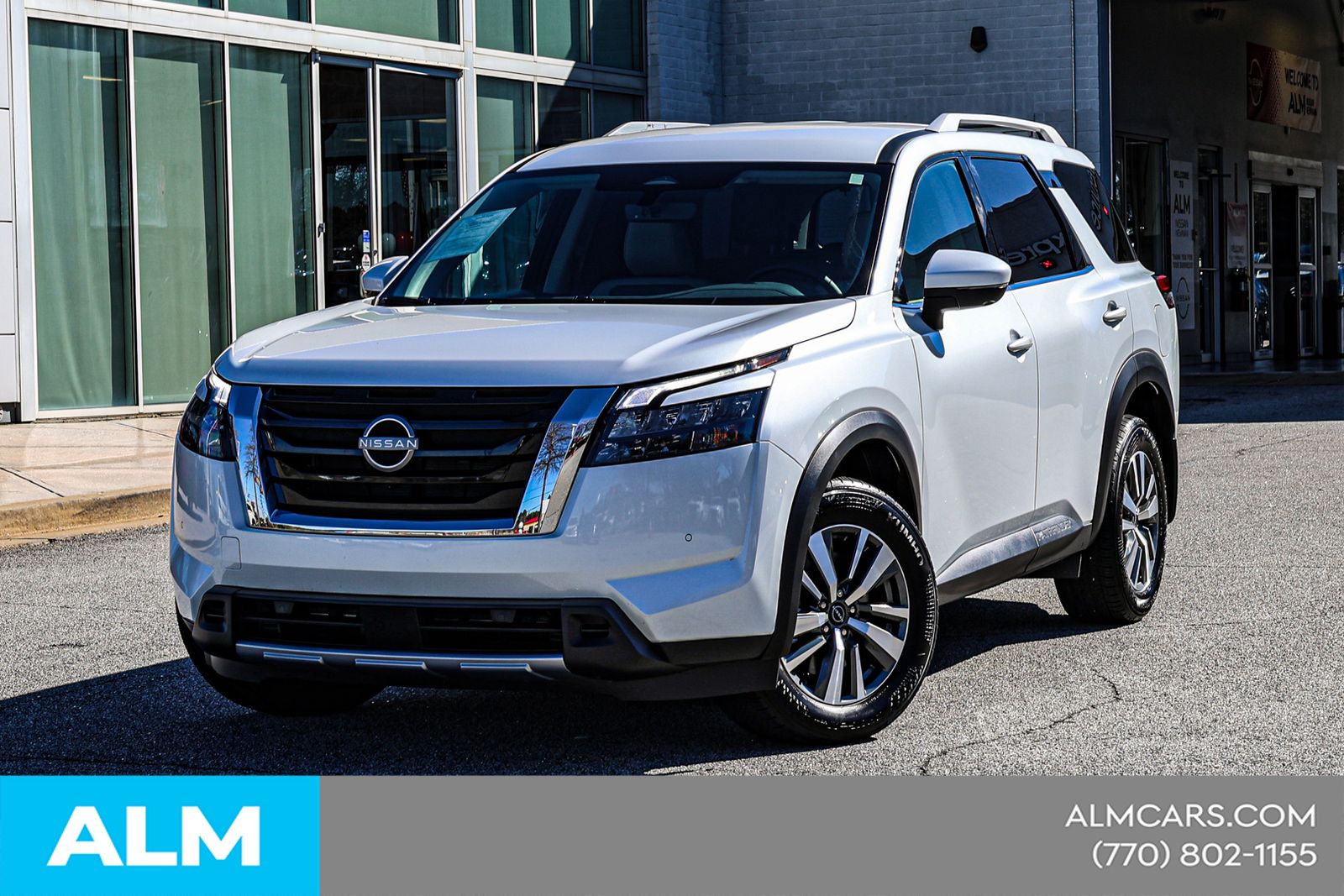 Everest White Pearl Tricoat 2025 Nissan Pathfinder SL 4WD SUV / Crossover All-Wheel Drive 9-Speed Automatic