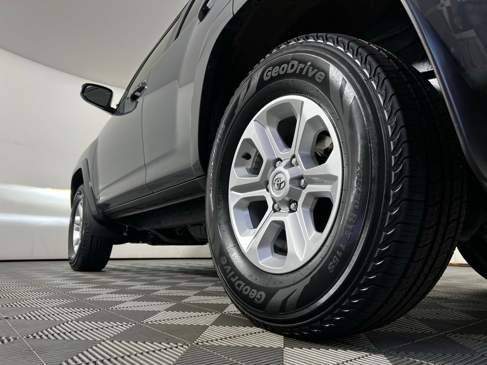2024 Toyota 4Runner SR5 25