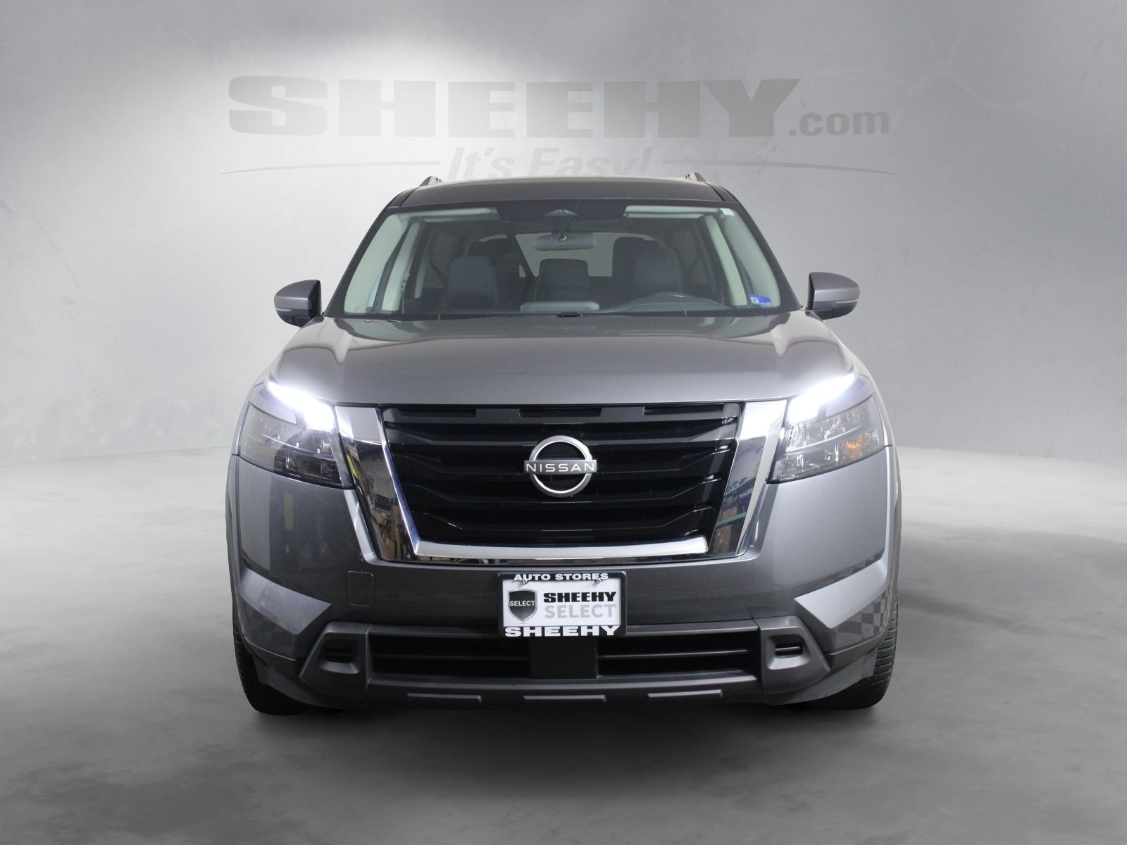 Used 2024 Gray Nissan SV image 12