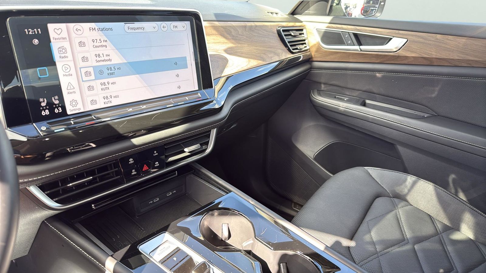 Used Car 2025 Volkswagen Atlas  2.0t Se W/technology For Sale Under $40,000 In Austin, Texas