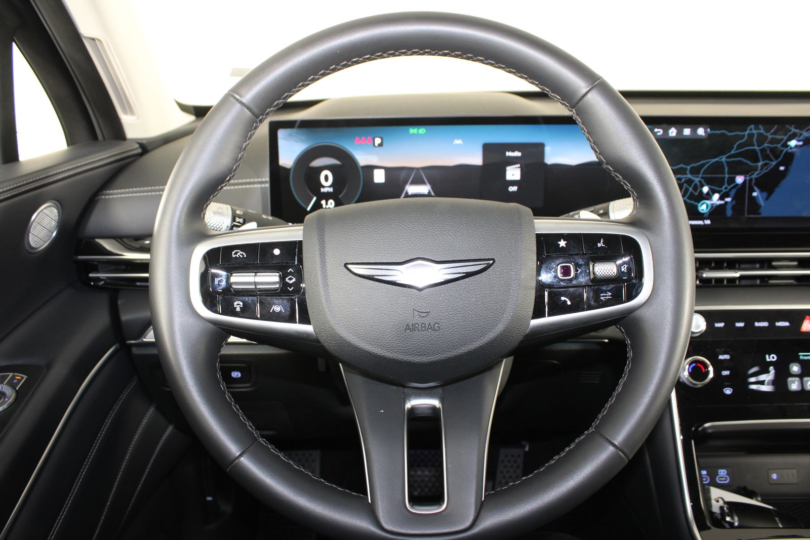 Used 2025 White Genesis 2.5T image 16