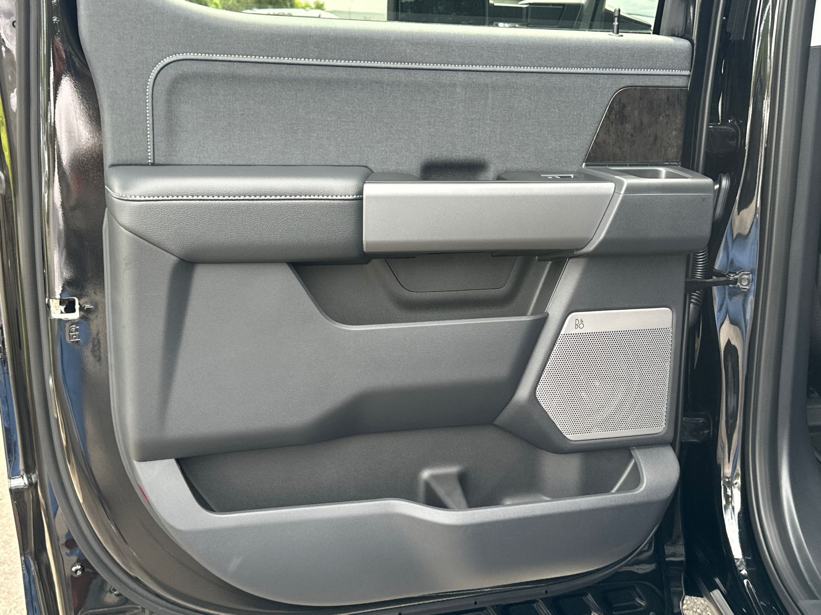 New 2026 Agate Black Metallic Ford F-250® Lariat® image 23