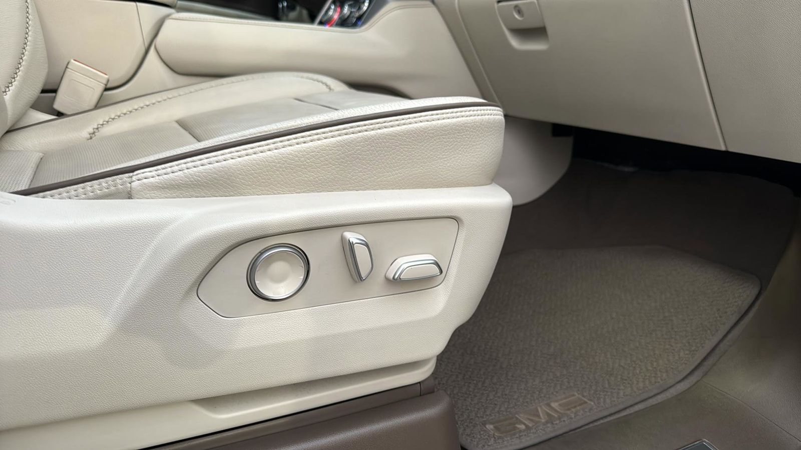 Used Car 2023 Gmc Yukon Xl  Denali For Sale Under $70,000 In Austin, Texas