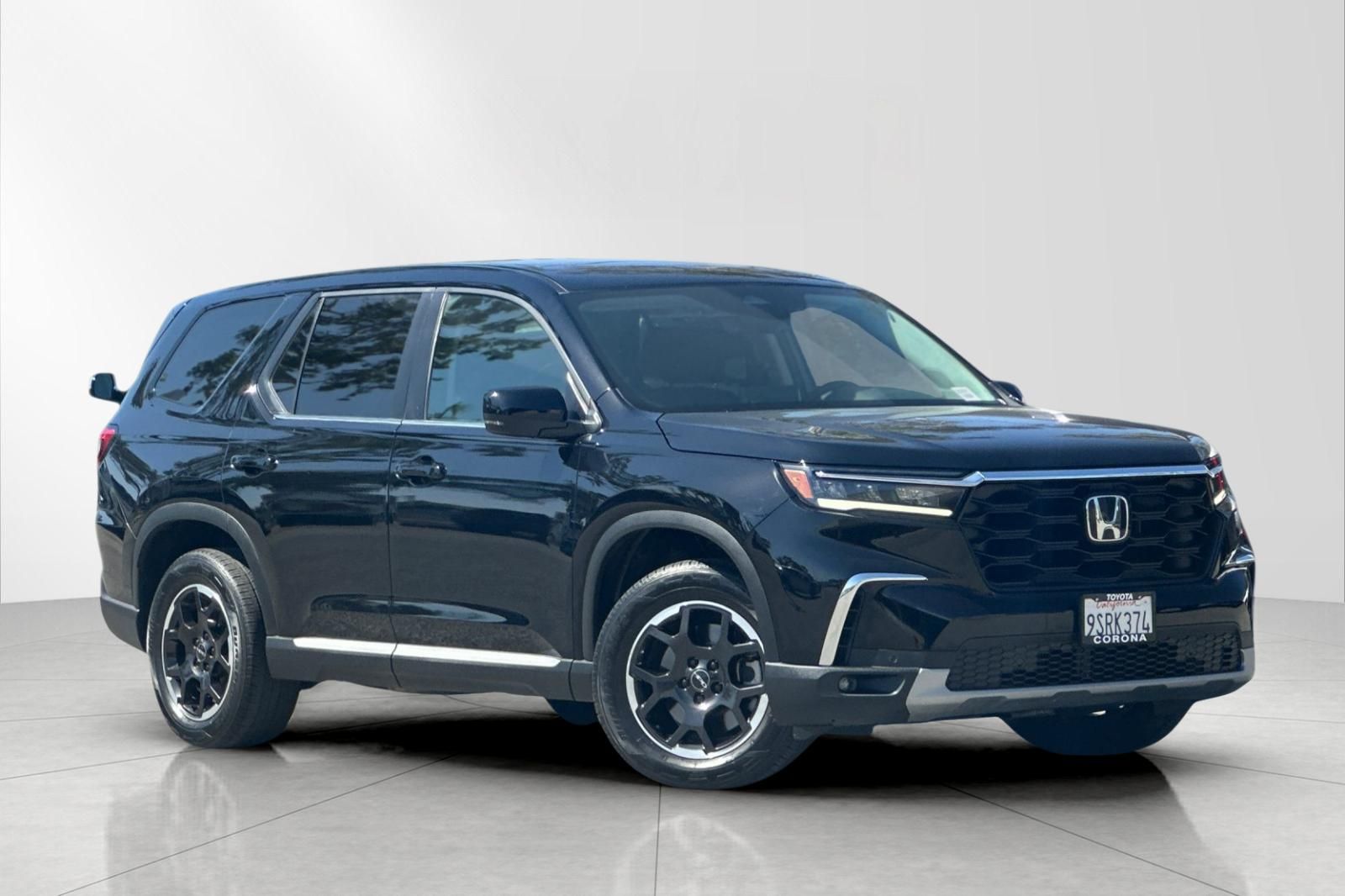 Crystal Black Pearl 2025 Honda Pilot SUV / Crossover Front-Wheel Drive Automatic