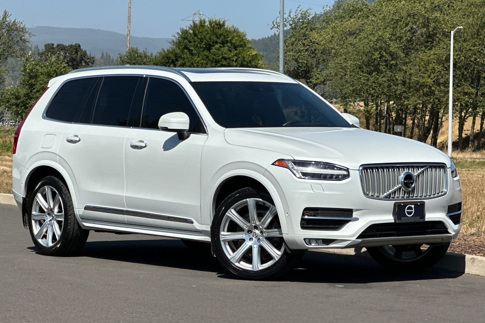 Crystal White Pearl 2019 Volvo XC90 SUV / Crossover All-Wheel Drive Automatic