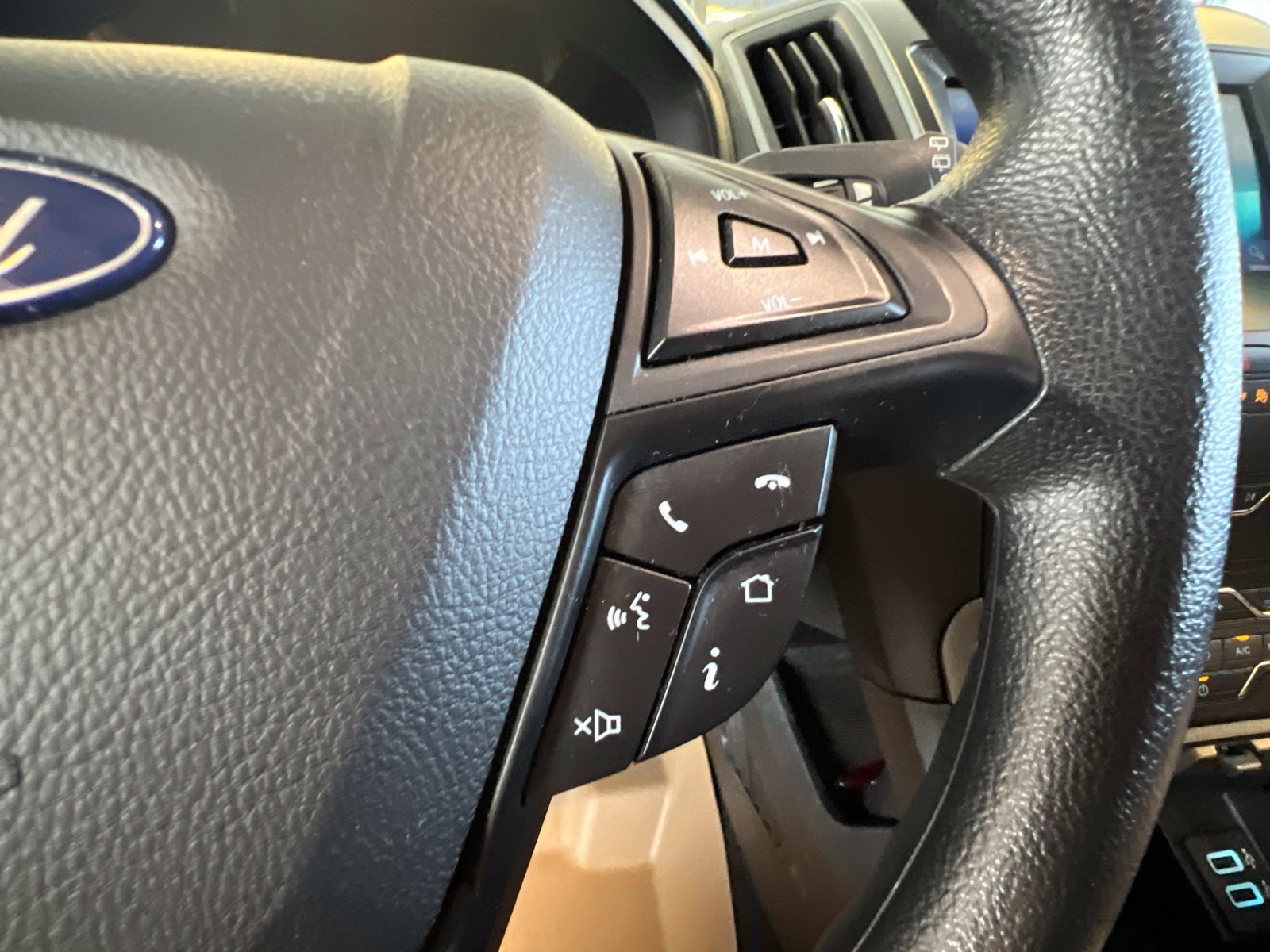 Certified Used 2020 Magnetic Metallic Ford SE image 22