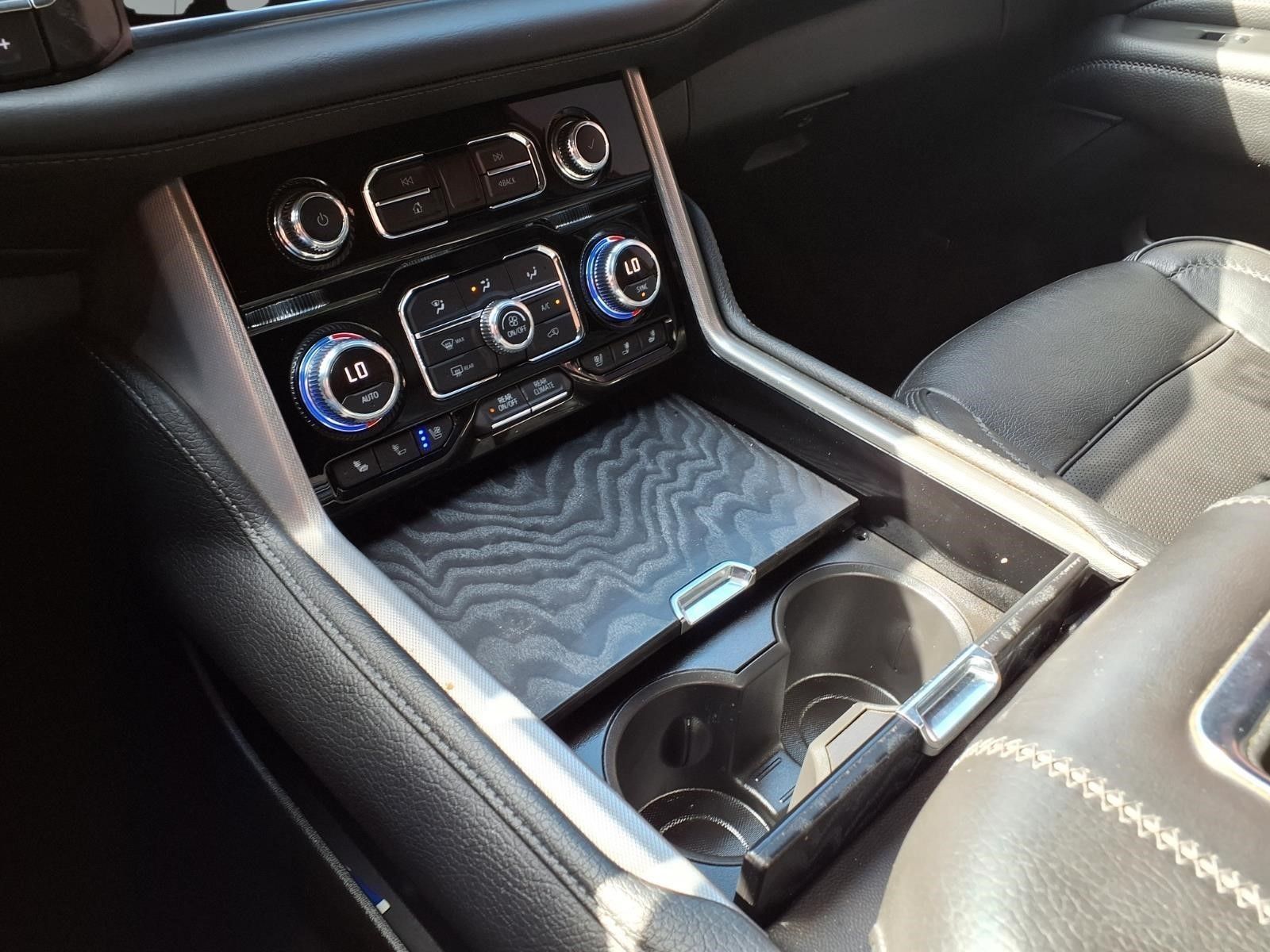 2022 GMC Yukon Denali Black at DeMontrond Auto Country