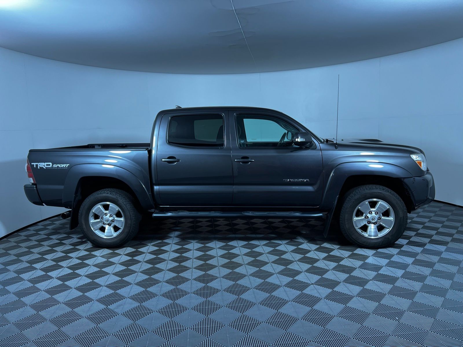 Thumbnail: 2015 Toyota Tacoma - 3