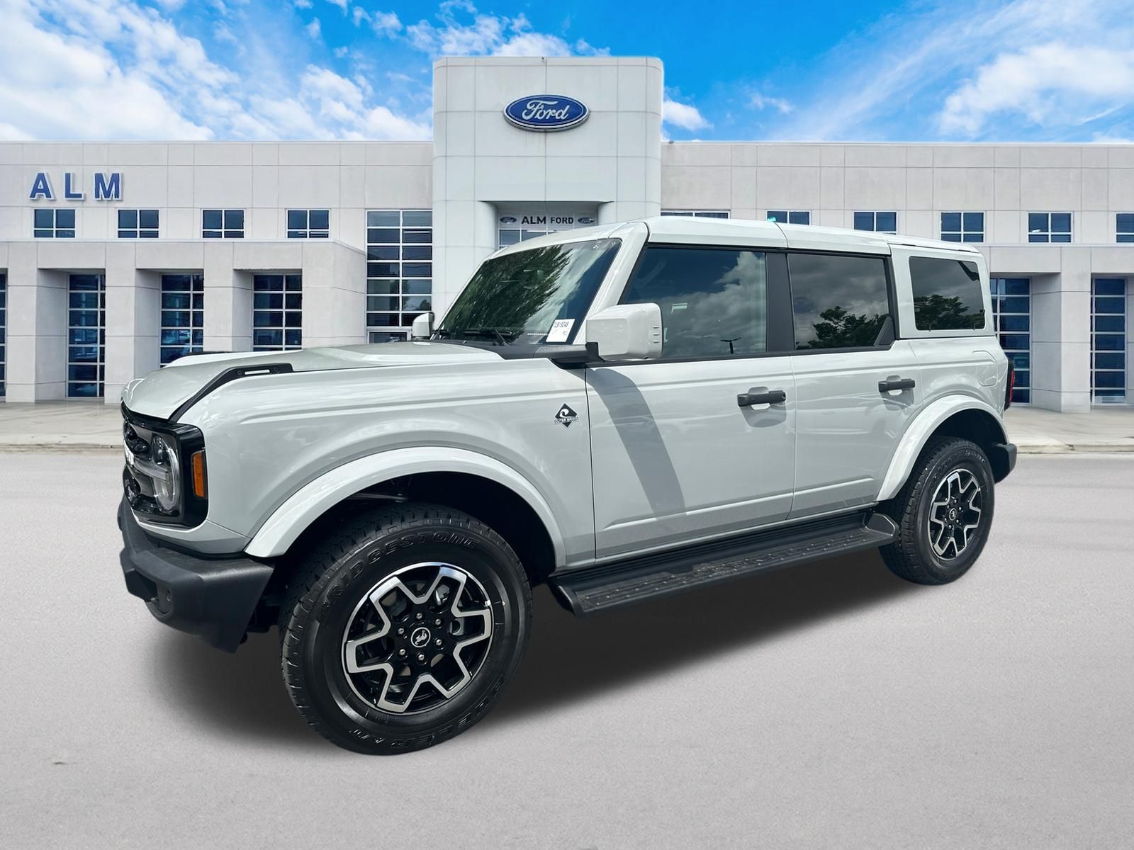 2026 Ford Bronco Outer Banks®