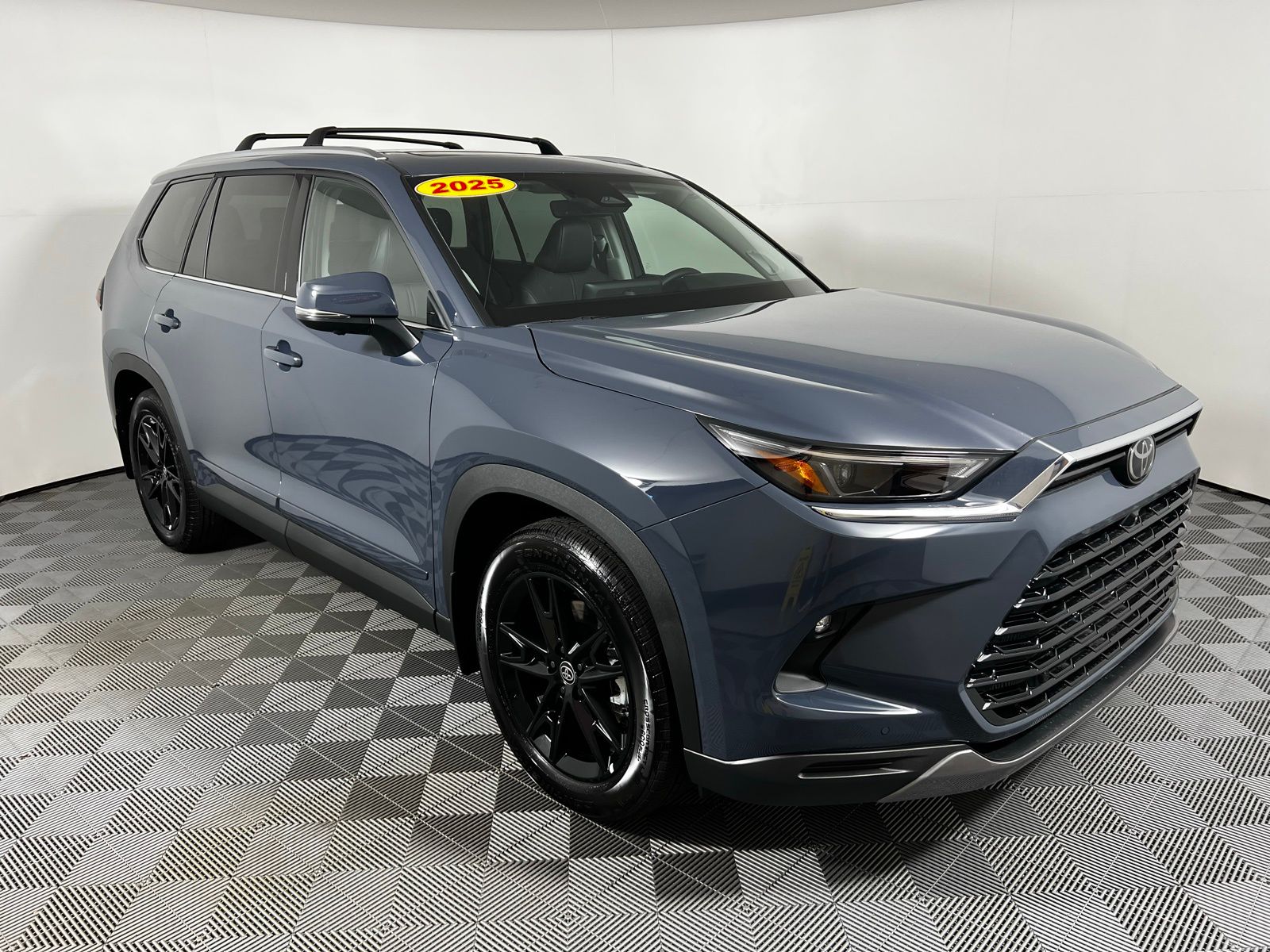 Thumbnail: 2025 Toyota Grand Highlander - 3