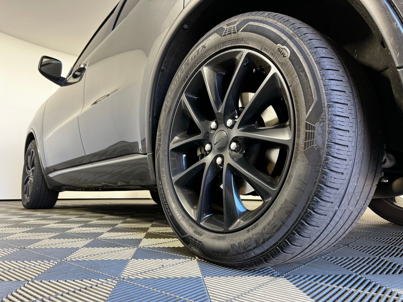 Thumbnail: 2017 Dodge Durango - 9