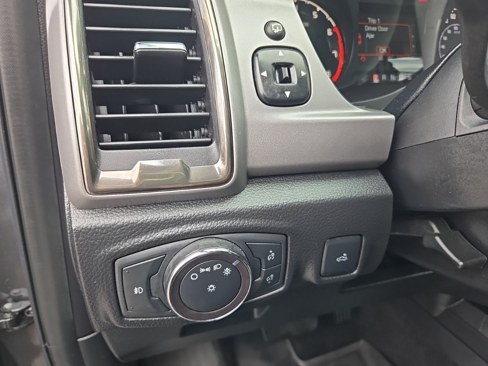 Certified Used 2019 Gray Ford XLT image 30