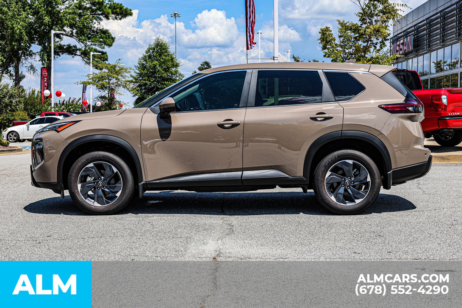 2025 Nissan Rogue SV photo 5