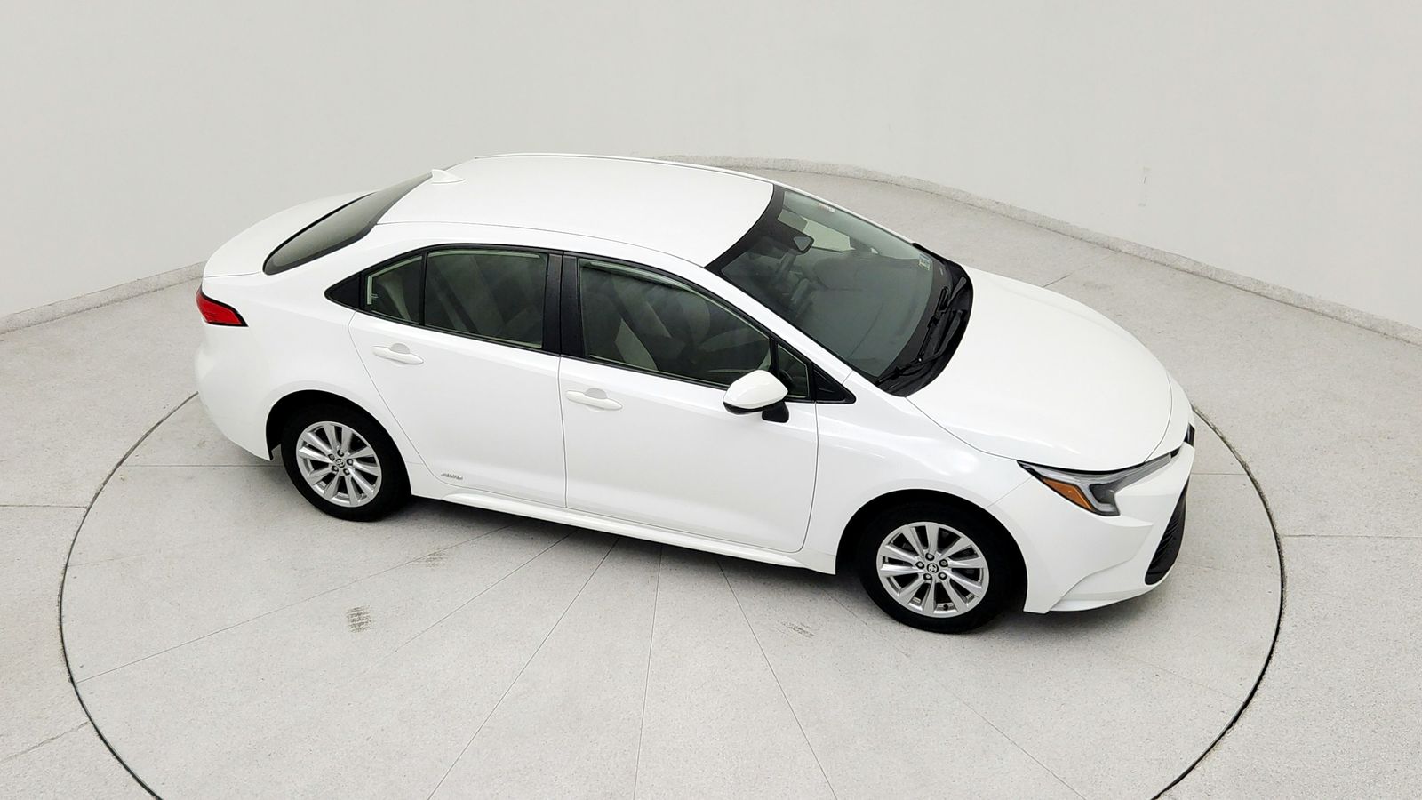 Used 2024 White Toyota LE image 20