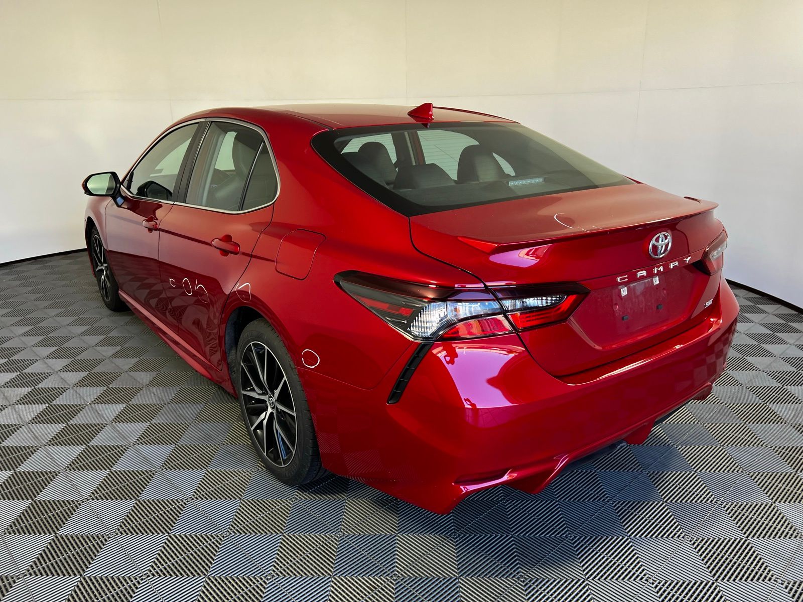 Thumbnail: 2023 Toyota Camry - 7