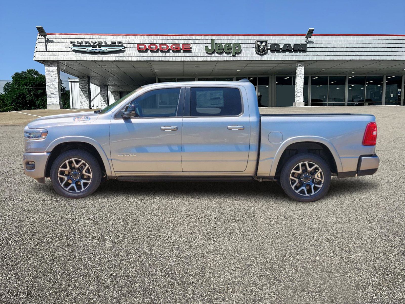 2025 Ram 1500 Laramie 3