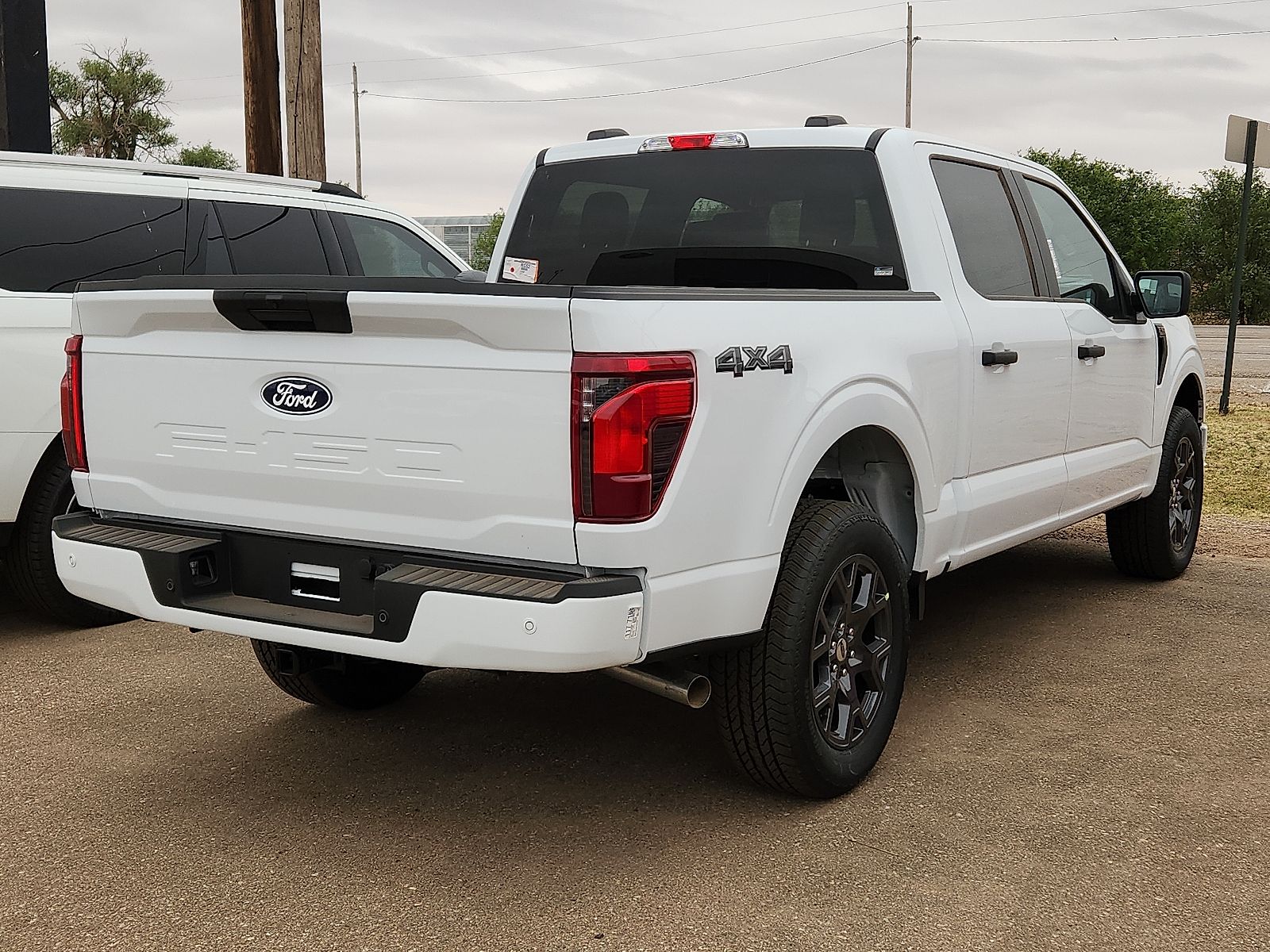 View vehicle photo 3
