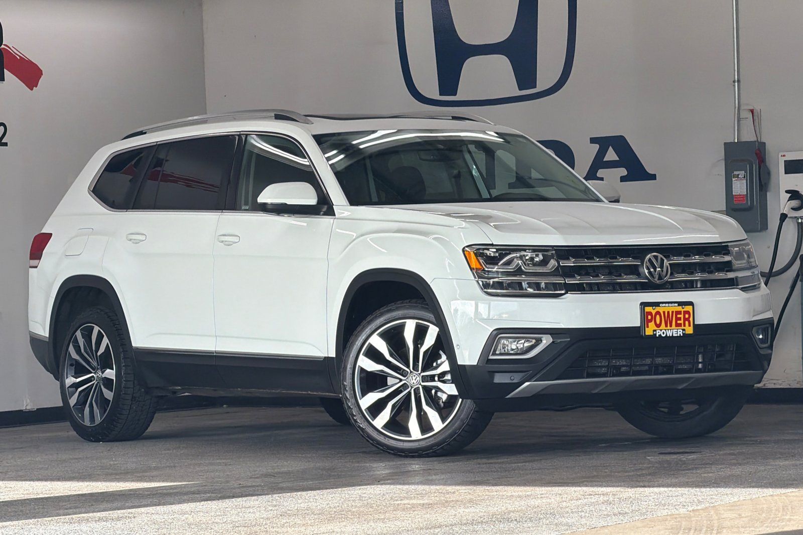 View vehicle photo 2