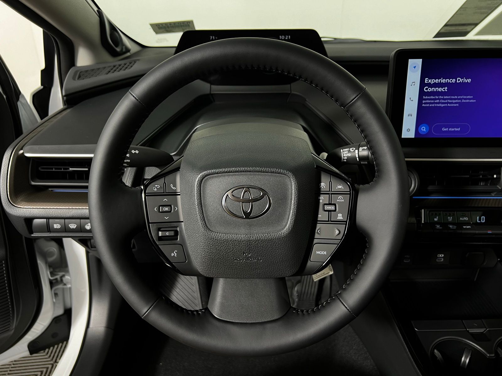 2025 Toyota Prius Limited 13