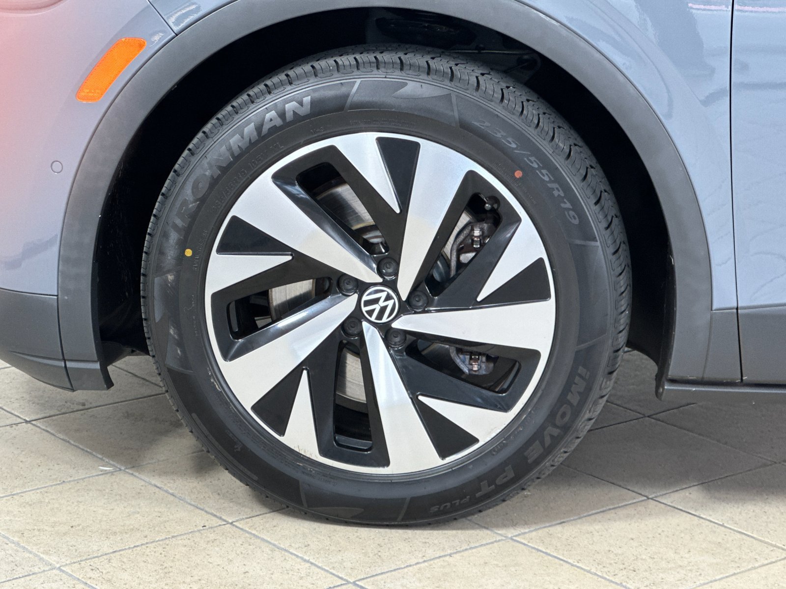 2023 Volkswagen ID.4 Pro — foto completa 25 de 28