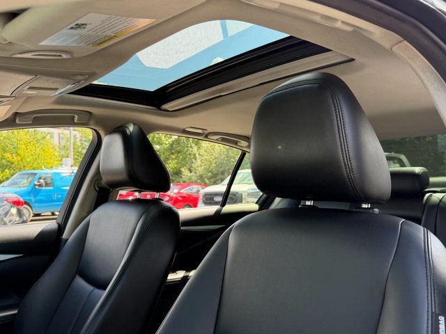 Used 2019 Majestic White INFINITI 3.0t LUXE image 11