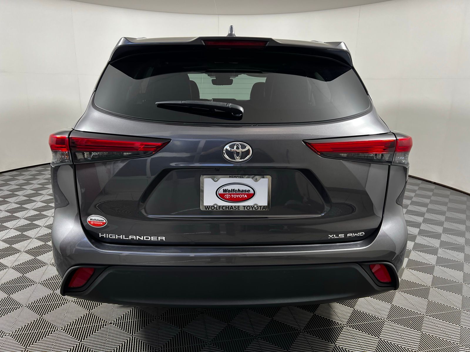Thumbnail: 2023 Toyota Highlander - 6