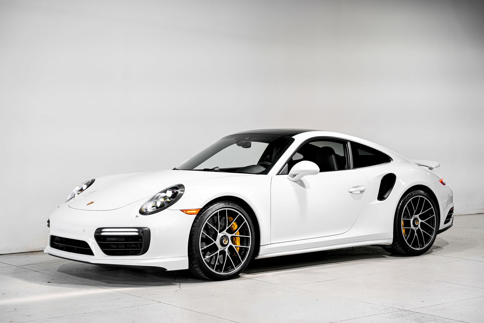 2018 Porsche 911 Turbo S — photo 7