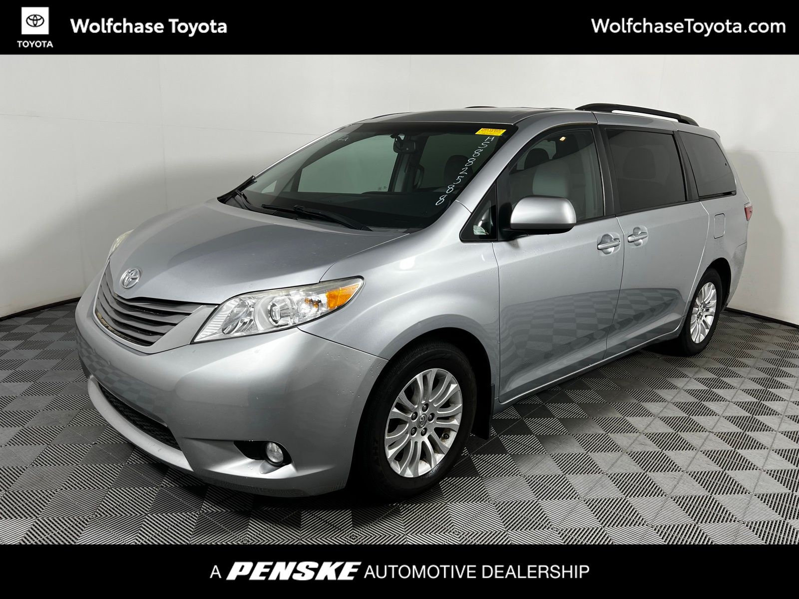 2017 Toyota Sienna XLE -
                Cordova, TN