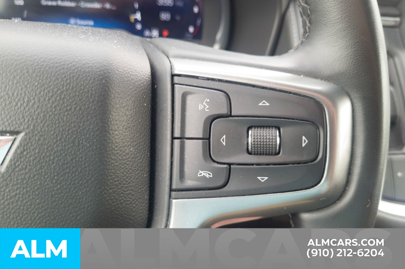 Used 2024 Summit White Chevrolet LT image 26