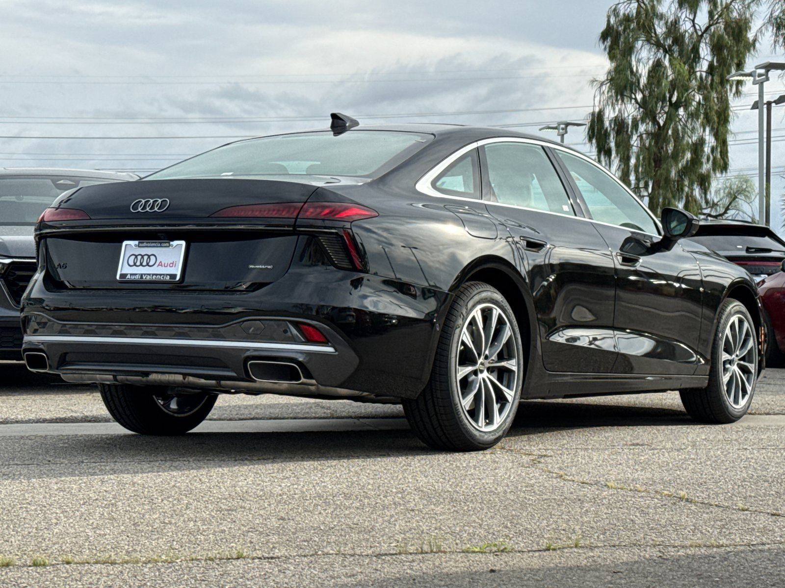 View vehicle photo 4