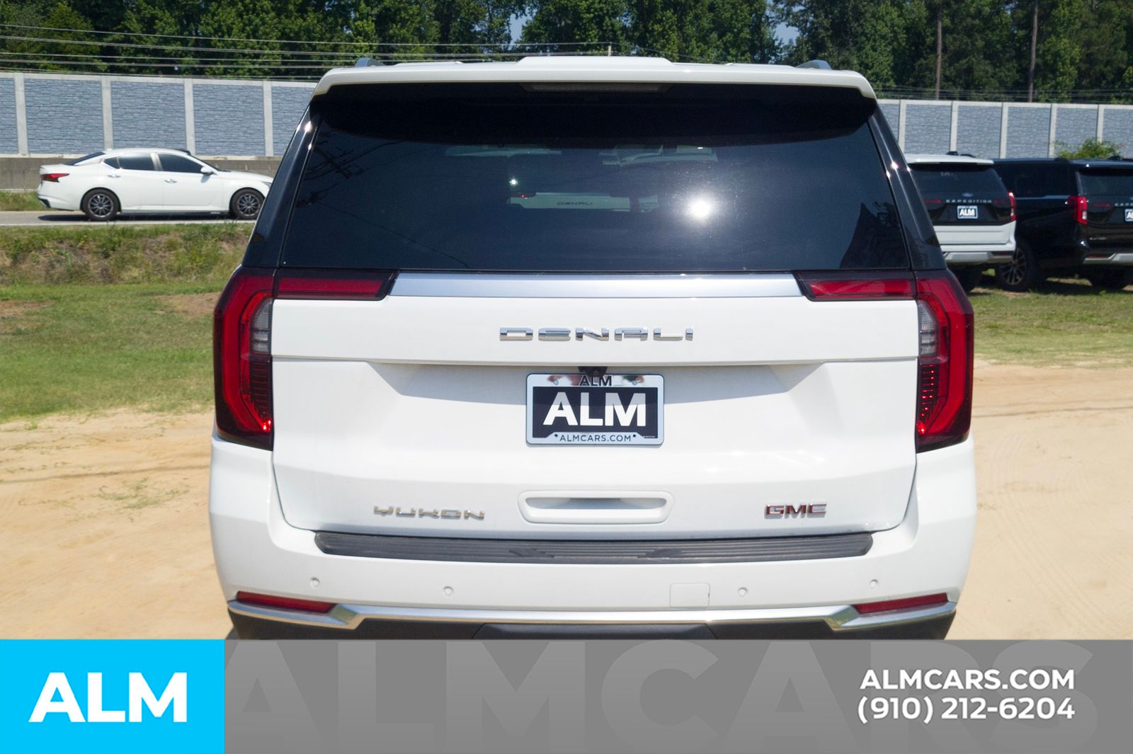Used 2025 Summit White GMC Denali image 7