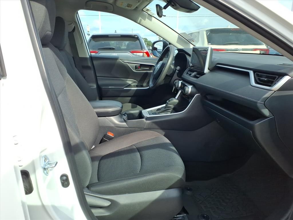 2025 Toyota RAV4 LE - 5