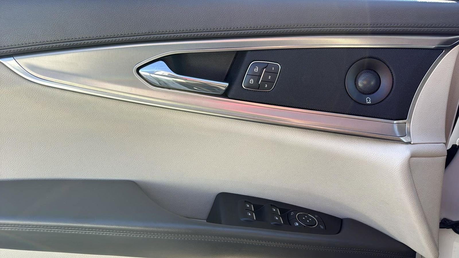 Used Car 2019 Lincoln Nautilus  Reserve For Sale Under $25,000 In Austin, Texas