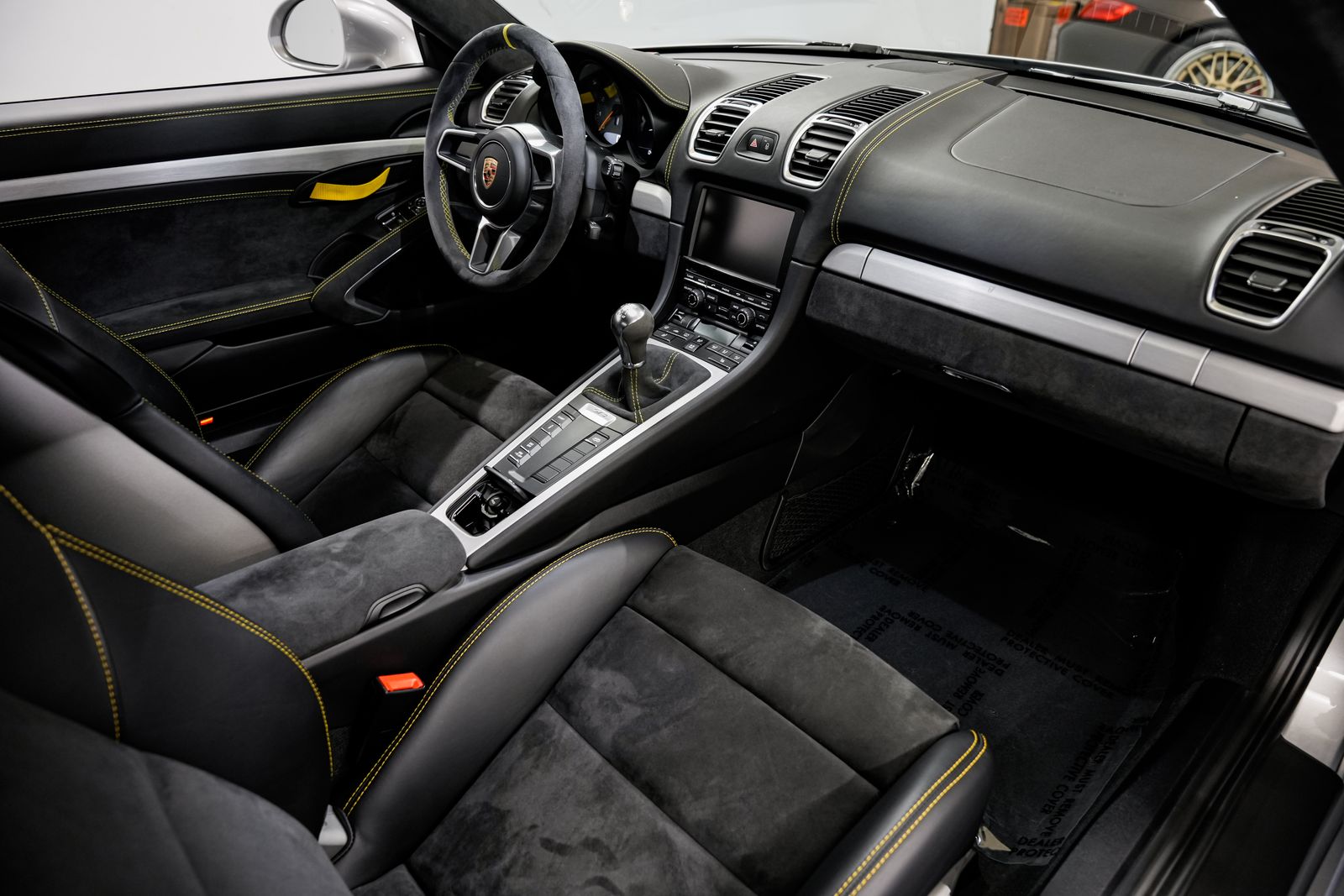 2016 Porsche Cayman GT4 — photo 24