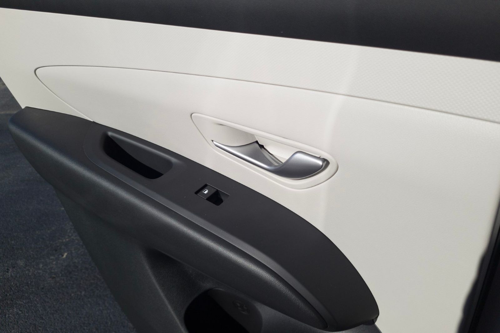 Used 2026 White Hyundai SEL image 21