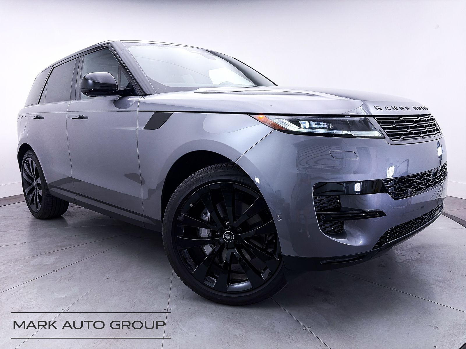 2024 Land Rover Range Rover Sport SE