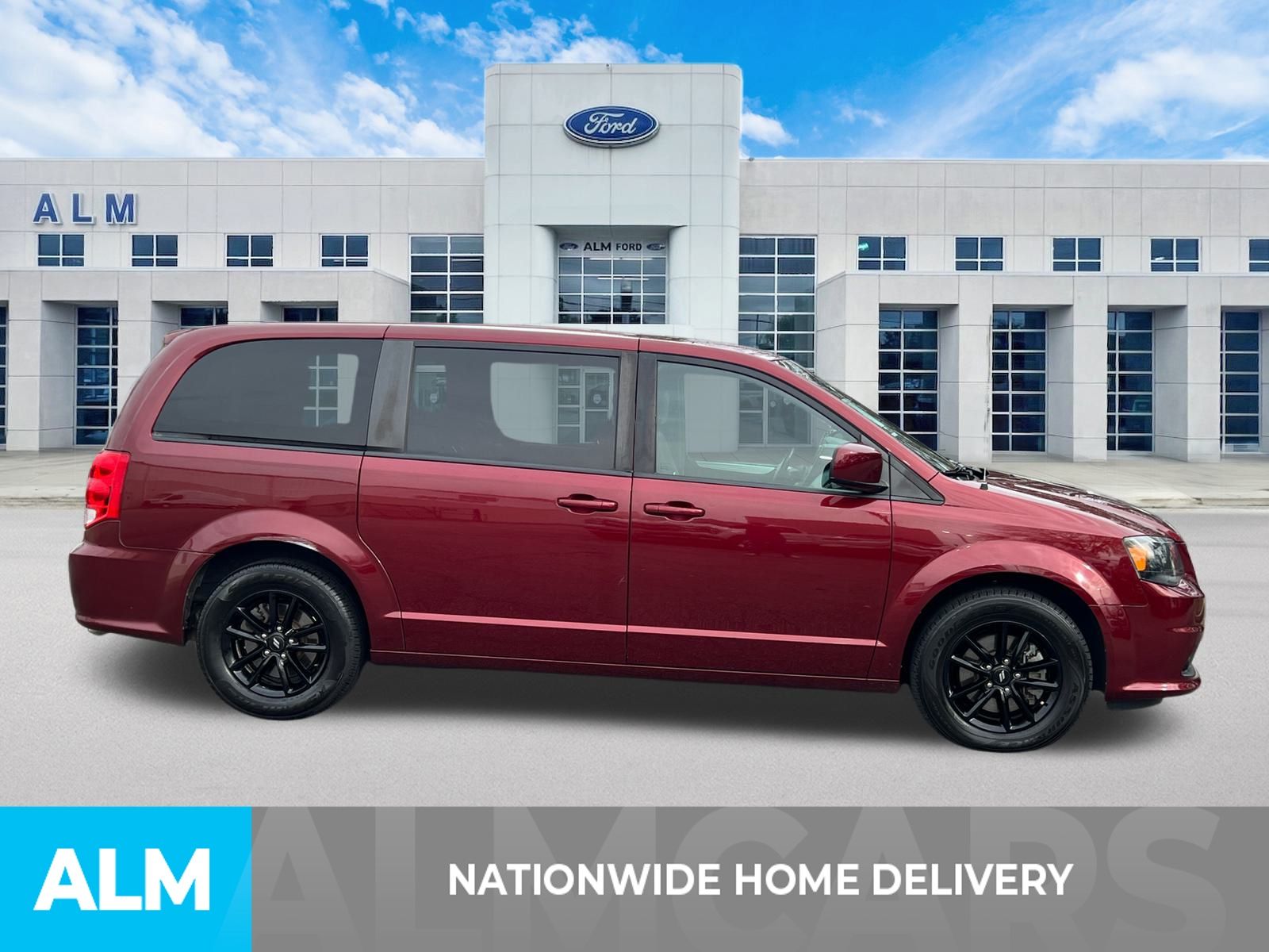 2020 Dodge Grand Caravan GT photo 3