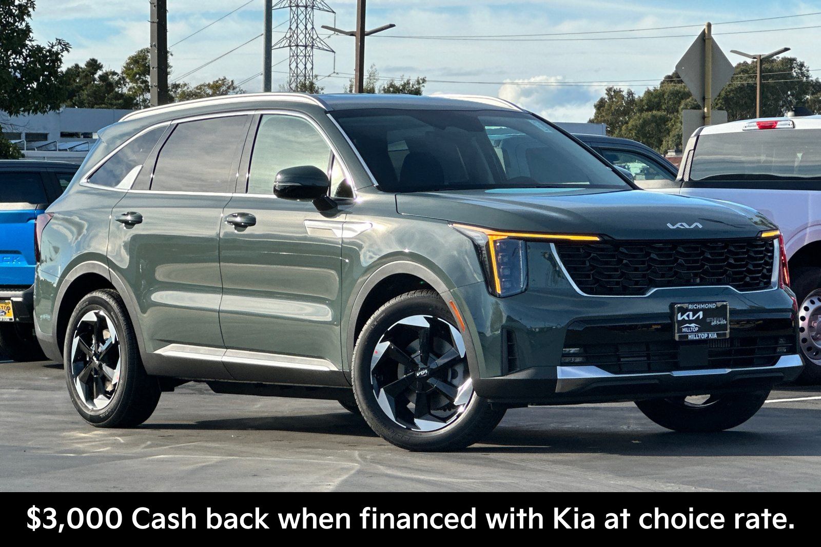 View vehicle photo 2