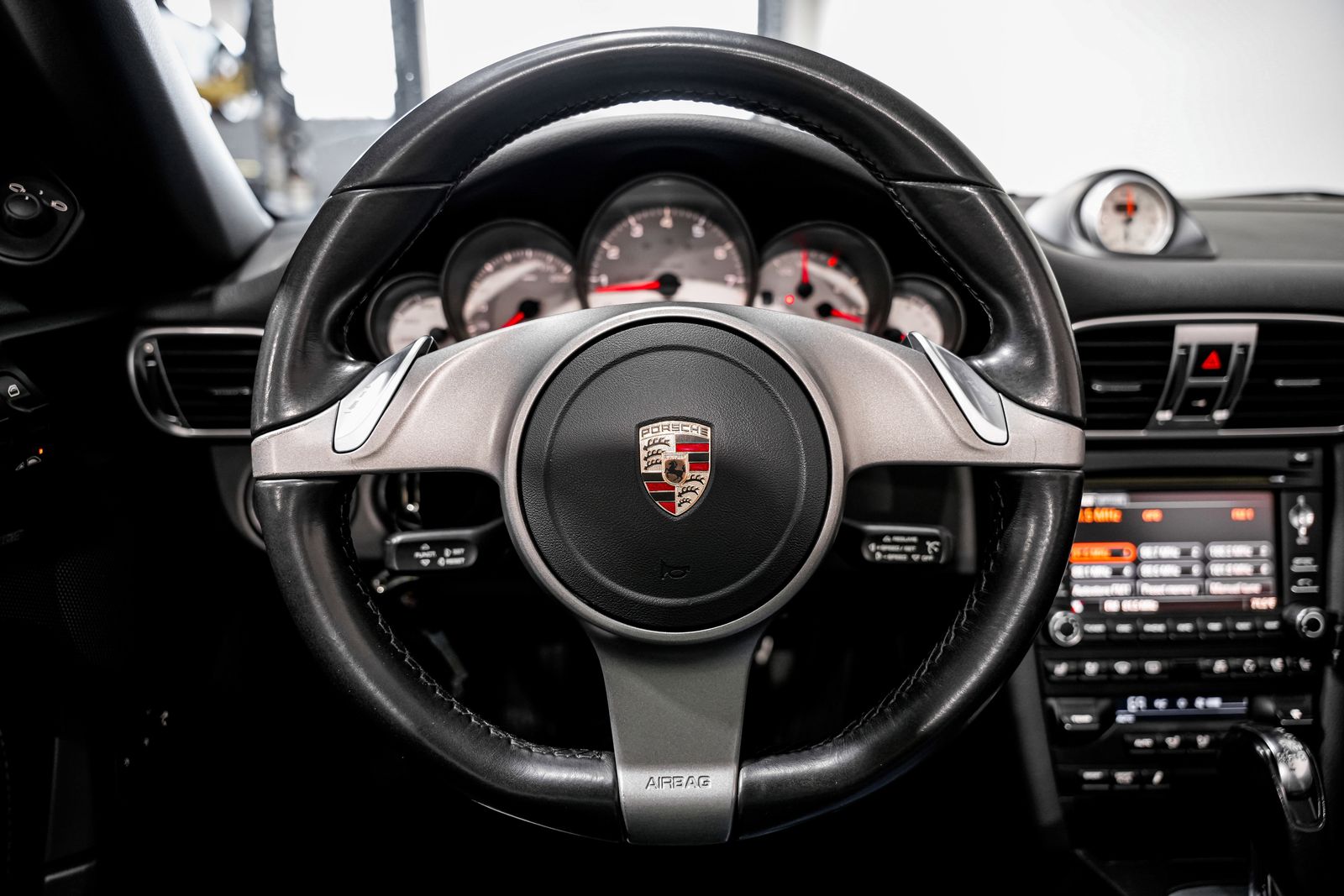 2010 Porsche 911 Carrera 4S — photo 9
