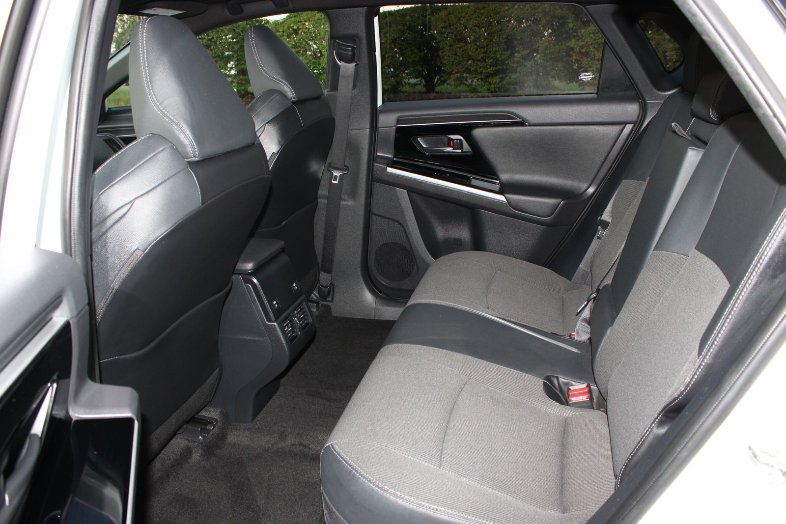 Used 2023 Beige Toyota XLE image 6